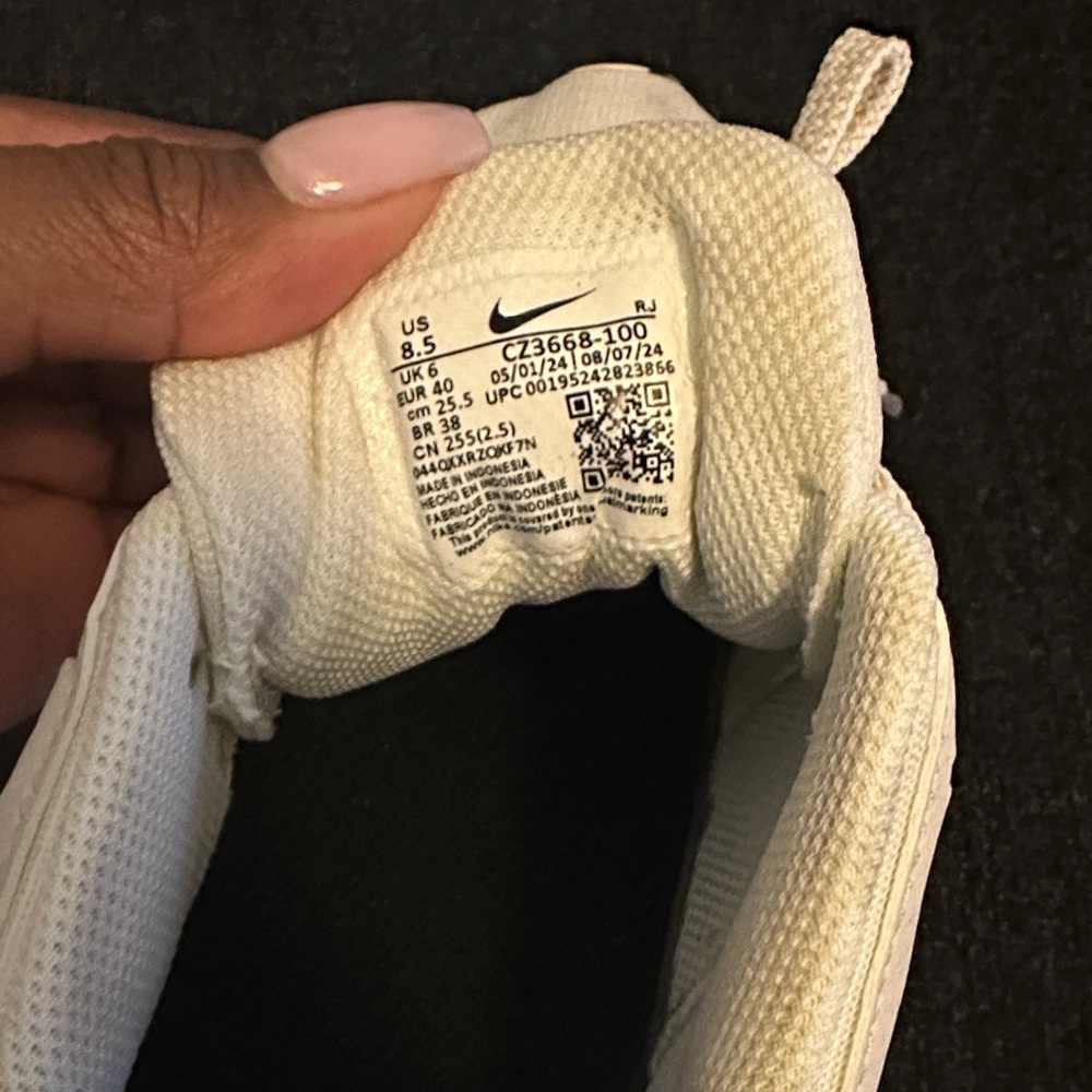 Nike Legend Essential 2 PRM - Picture 5 of 7